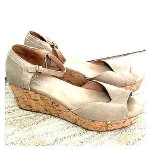 Toms high heeled shoes women’s size 8